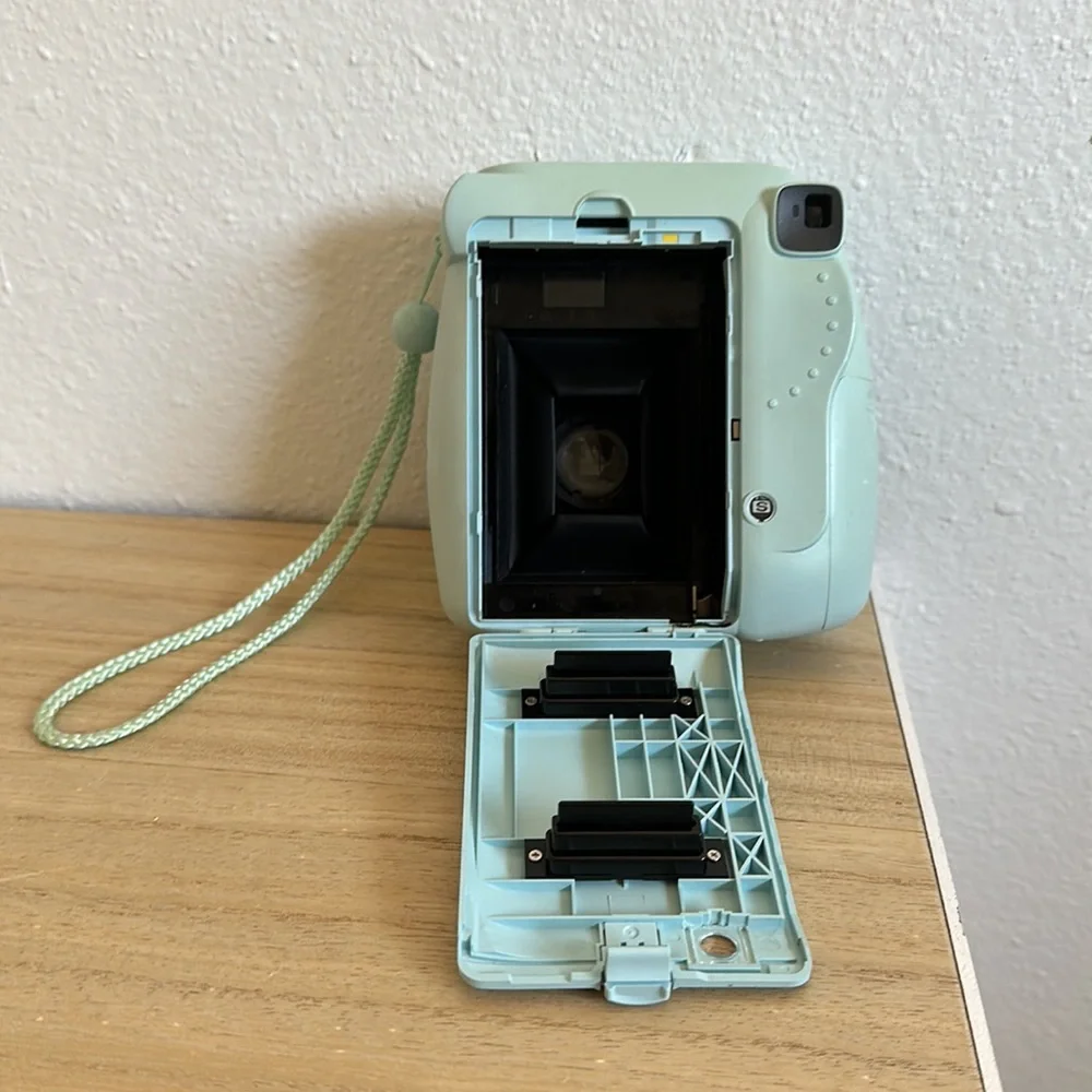 Fujifilm INSTAX Mini 8 Instant Camera (Blue) (Discontinued by Manufacturer)